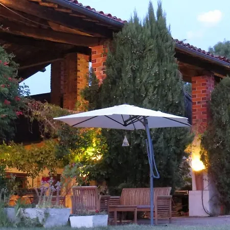 Nature's Pace Holidays * Montmaur (Aude)