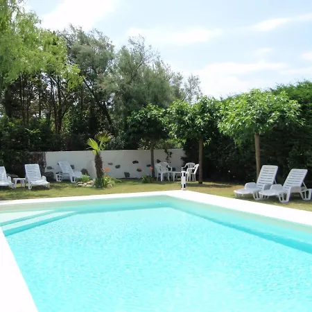 Nature's Pace Holidays 度假居 Montmaur (Aude)